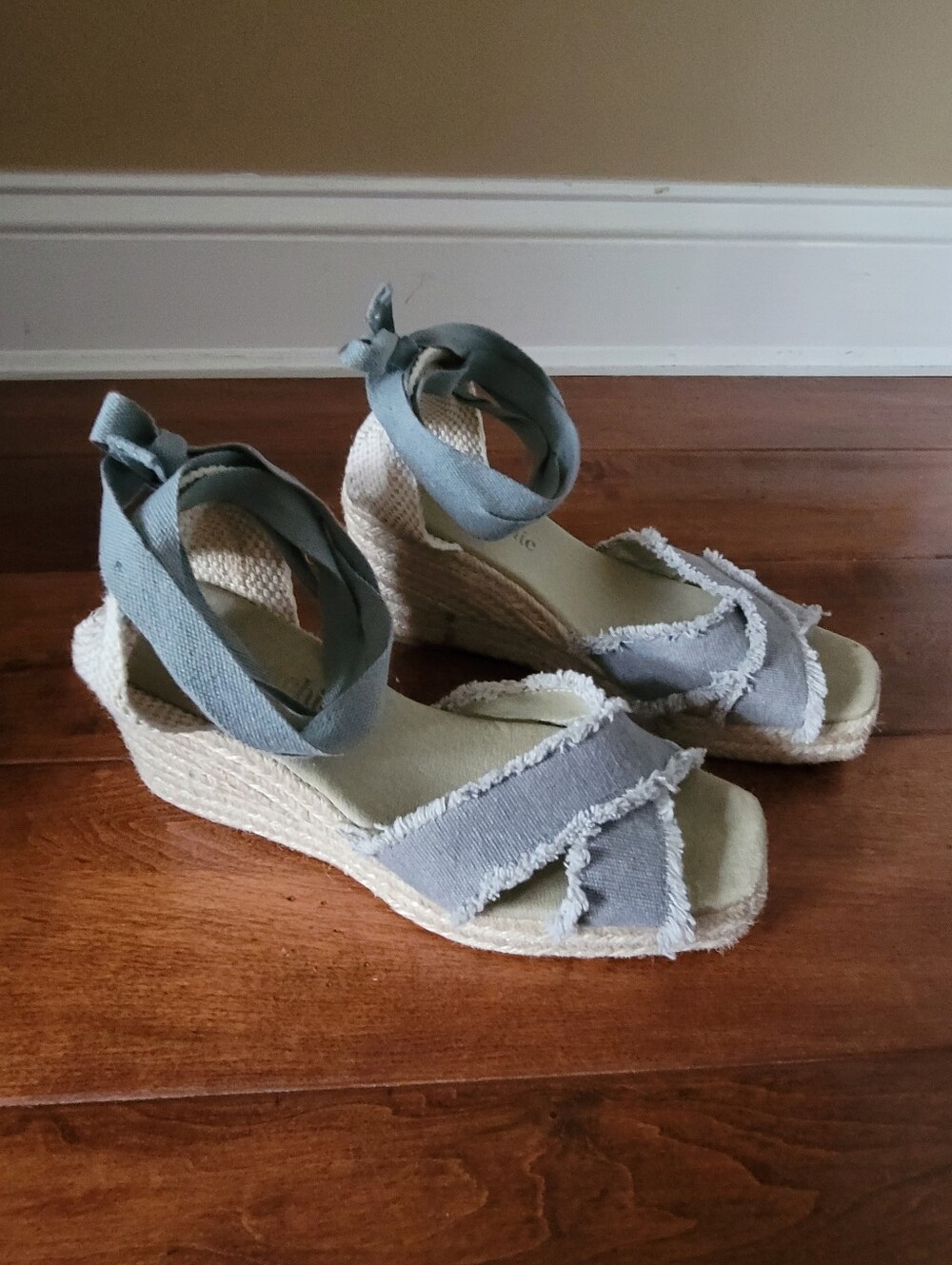 Frayed Lace-Up Espadrille Wedge Sandals - Gray